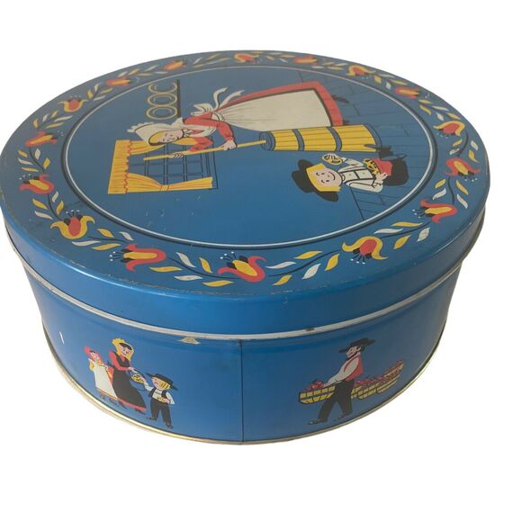 Vintage Quinlan’s Amish Dutch Round Tin Pennsylvania Blue Farm Butter Pretzel - Picture 8 of 12